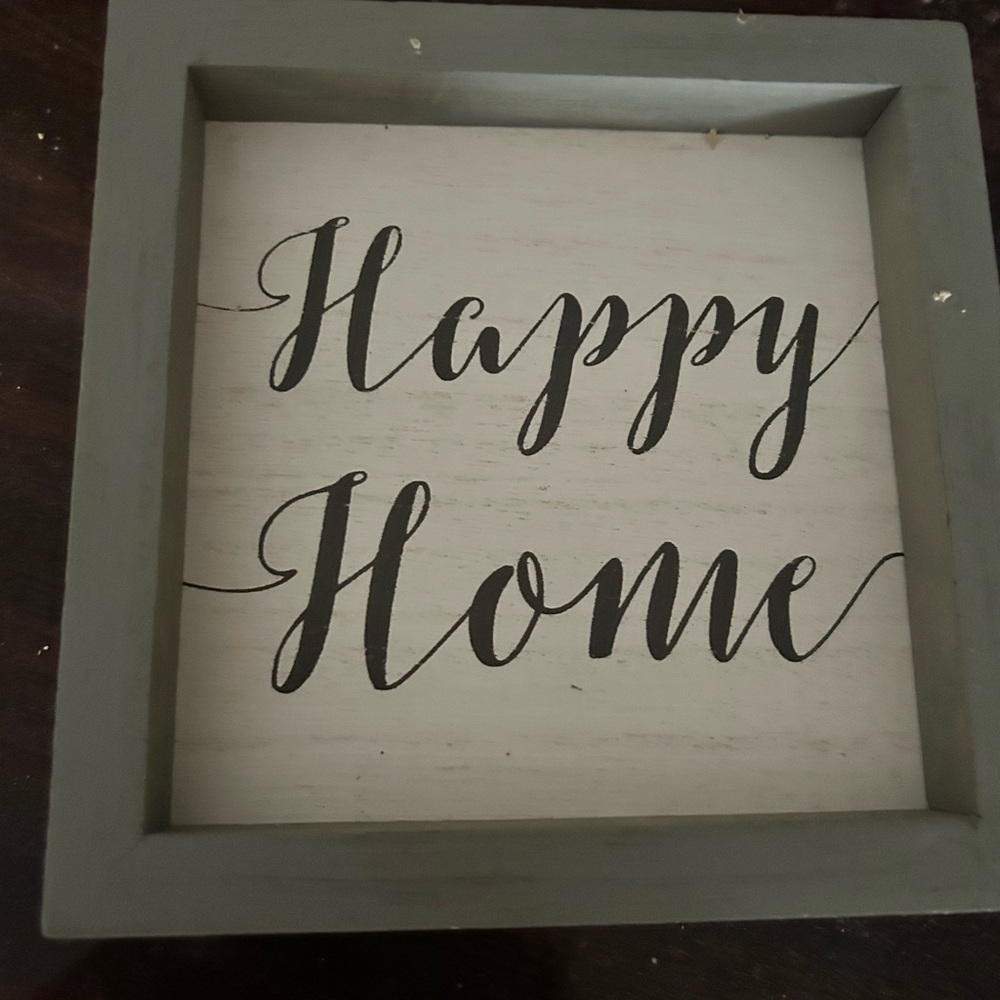 Gray Wooden 'Happy Home' Sign